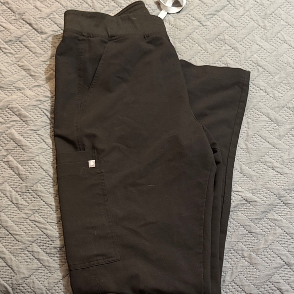 Figs Technical Collection in Black - Picture 4 of 6